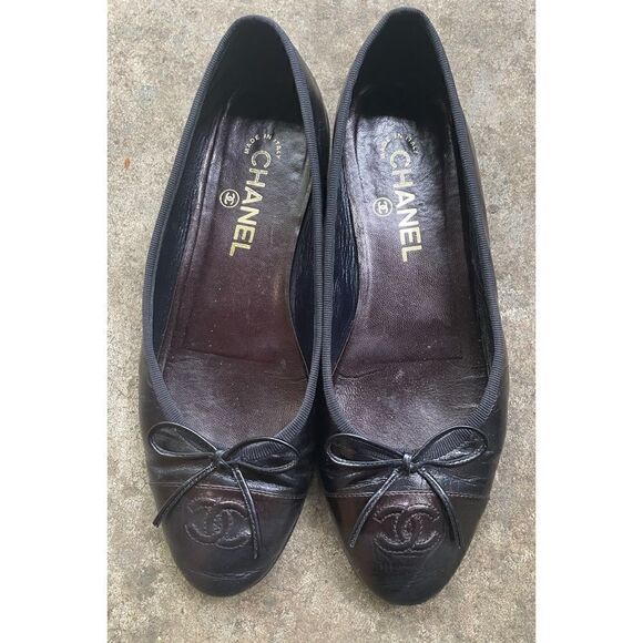 Authentic Chanel leather  classic ballerina flats Size 38 - Picture 1 of 9